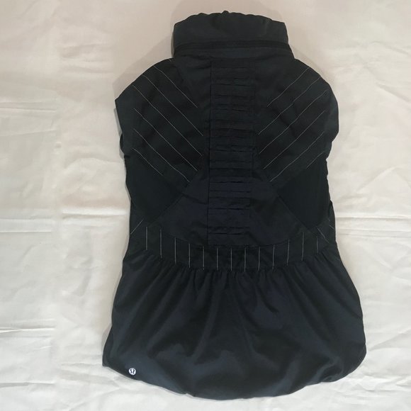 Like New Lululemon Run: Hustle Jacket - Picture 3 of 15